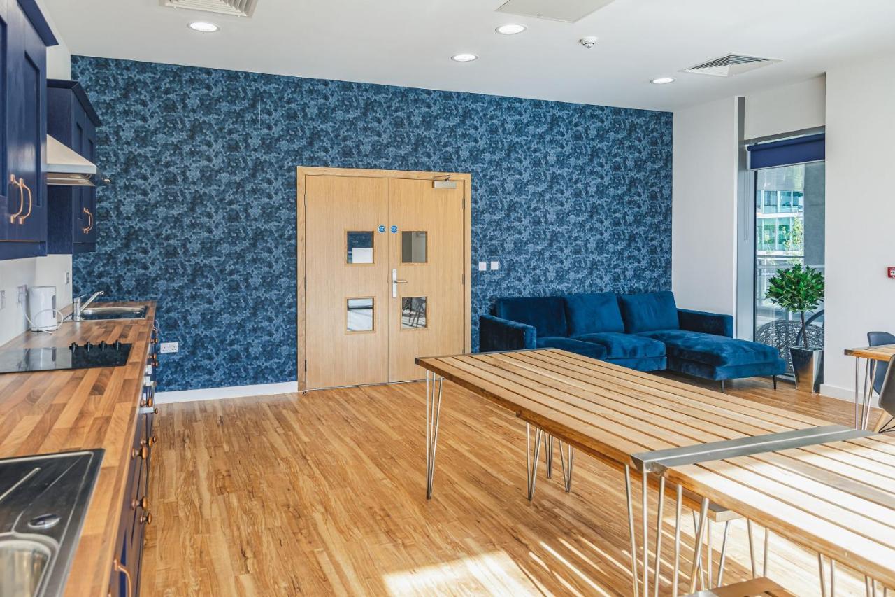 Hallsphere - Stunning Apartment Salford Quays Manchester Dış mekan fotoğraf