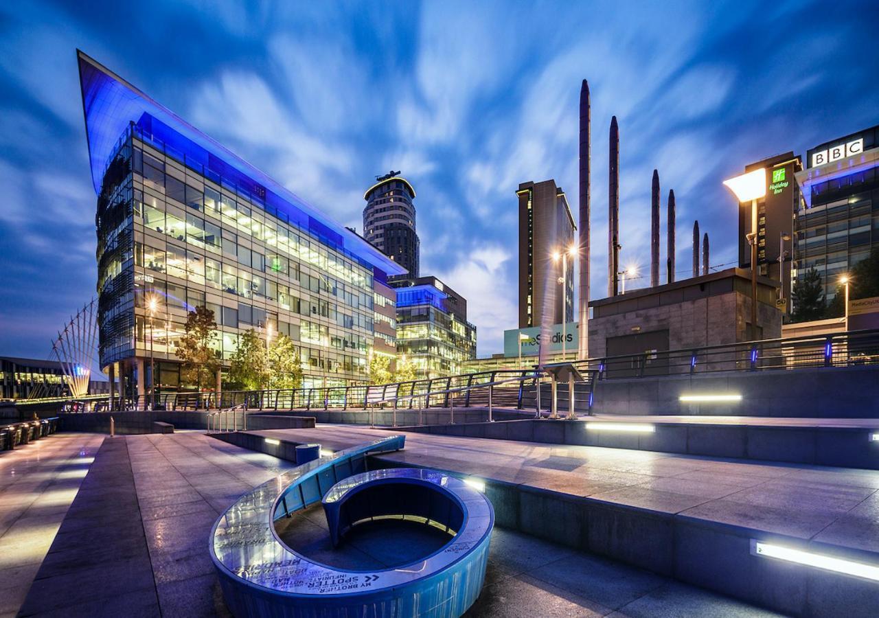 Hallsphere - Stunning Apartment Salford Quays Manchester Dış mekan fotoğraf