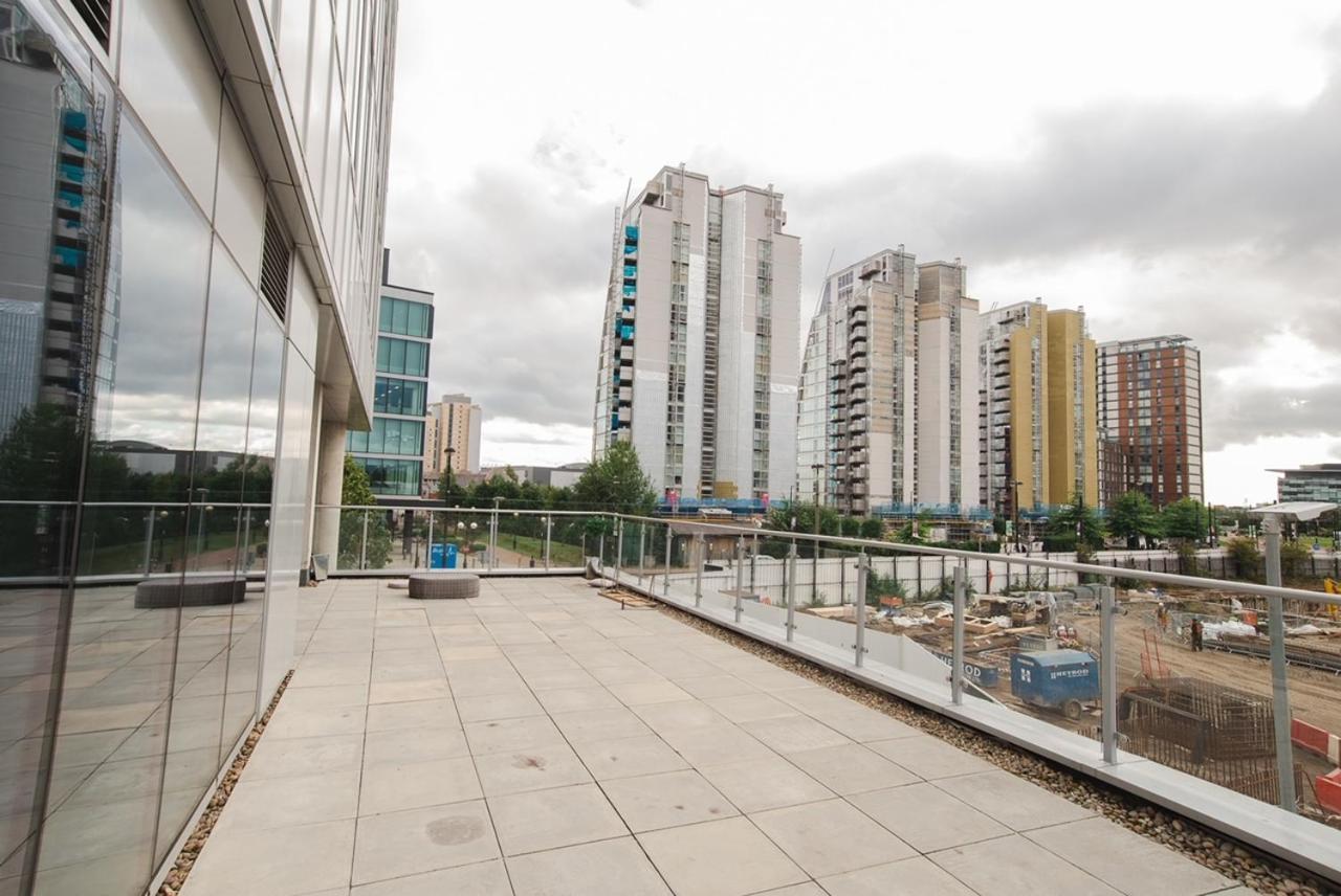 Hallsphere - Stunning Apartment Salford Quays Manchester Dış mekan fotoğraf