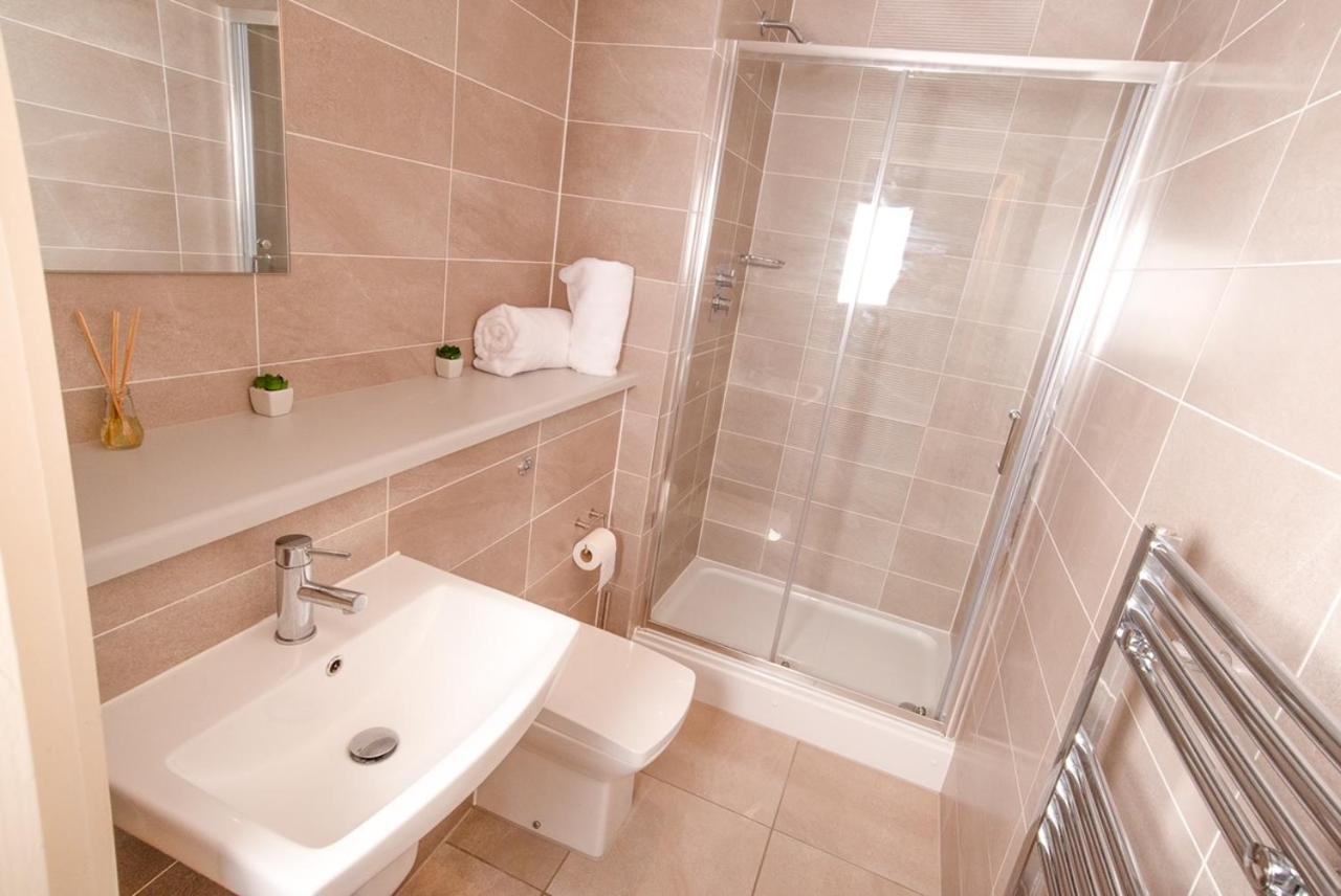 Hallsphere - Stunning Apartment Salford Quays Manchester Dış mekan fotoğraf